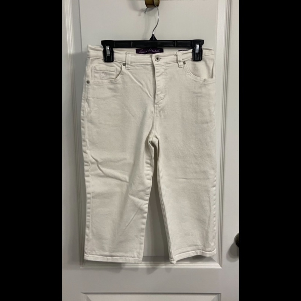 Gloria Vanderbilt Capri